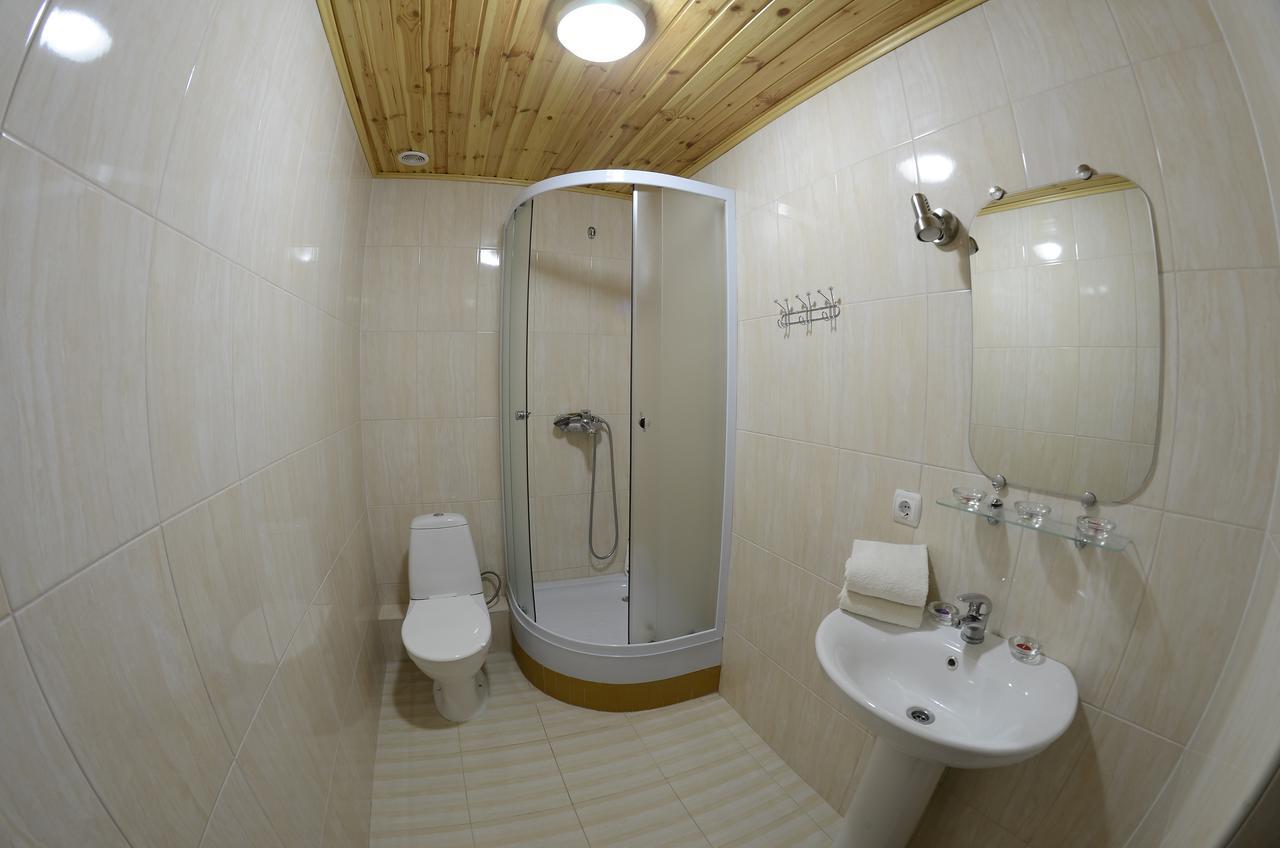 Curtea Boierului Hotel Peresecina Buitenkant foto